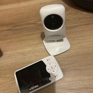 White Baby Monitor Camera and Parent Unit